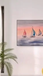 Acuarela Apus printre Veliere pe un perete roz deschis, langa o planta