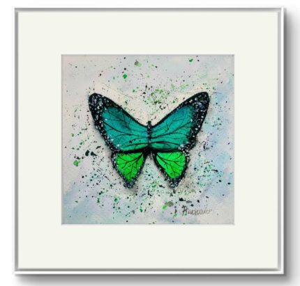 Tablou Green butterfly vazut din fata, cu paspartu alb