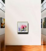 Tablou Magnolie pe un panou alb, intr-o galerie cu parchet