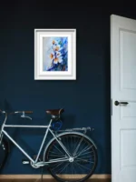 Acuarela Flori albe in lumina albastra pe un perete albastru inchis, langa o bicicleta si o usa alba